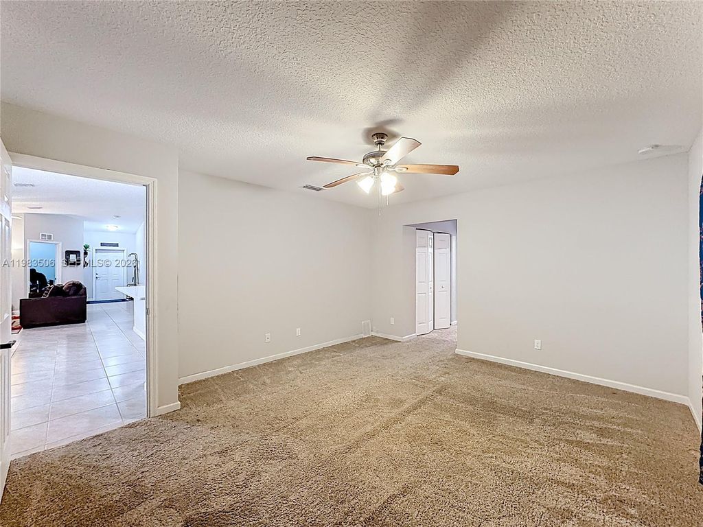 Image 16 of property listing at 865 SW Mccracken Ave, Port St. Lucie, FL 34953