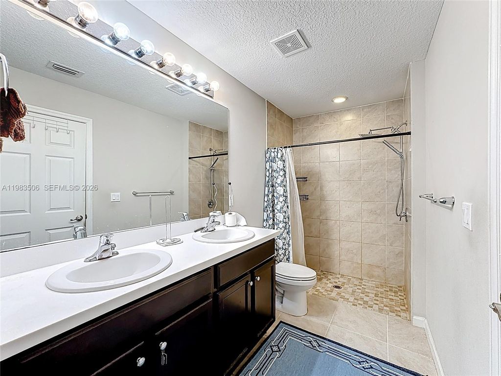 Image 19 of property listing at 865 SW Mccracken Ave, Port St. Lucie, FL 34953