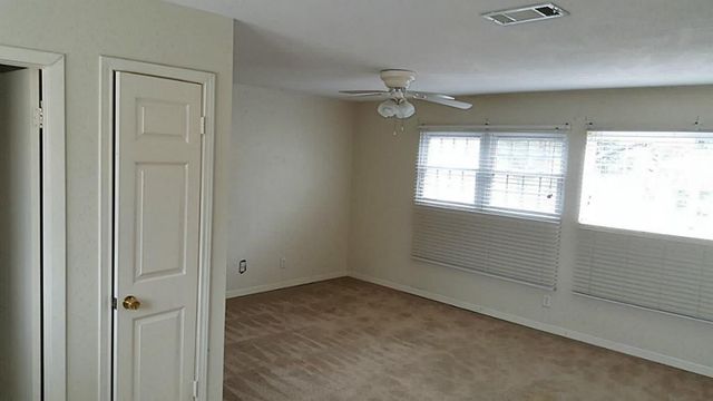 1014 Graham Drive J4, Tomball, TX 77375