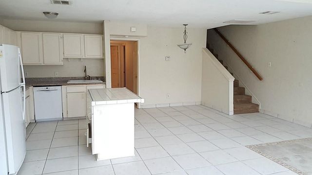 1014 Graham Drive J4, Tomball, TX 77375