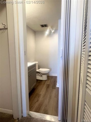 30727 Shiawassee Road 54, Farmington Hills, MI 48336