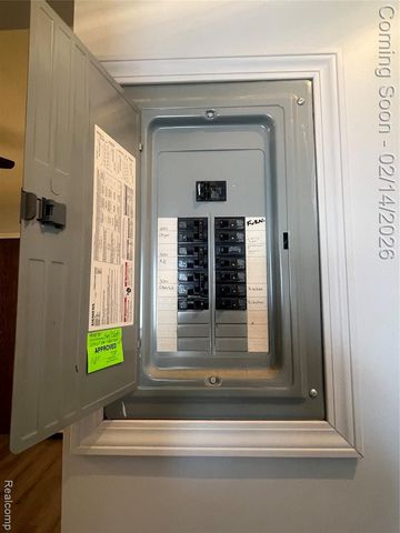 30727 Shiawassee Road 54, Farmington Hills, MI 48336