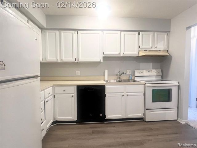 30727 Shiawassee Road 54, Farmington Hills, MI 48336