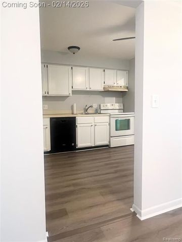 30727 Shiawassee Road 54, Farmington Hills, MI 48336