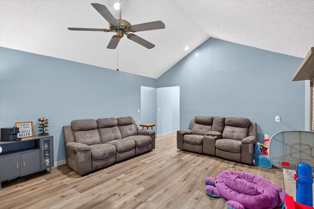1200 E Summerhill Street, Ozark, MO 65721