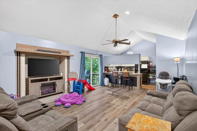 1200 E Summerhill Street, Ozark, MO 65721