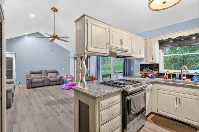 1200 E Summerhill Street, Ozark, MO 65721
