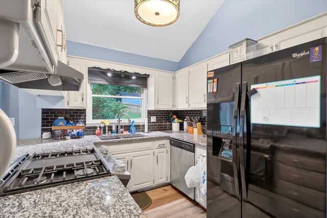 1200 E Summerhill Street, Ozark, MO 65721