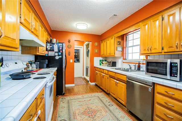 1305 W Birch Drive, Rogers, AR 72758