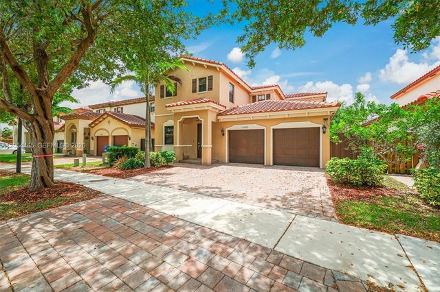 17670 SW 154th Pl, Miami, FL 33187