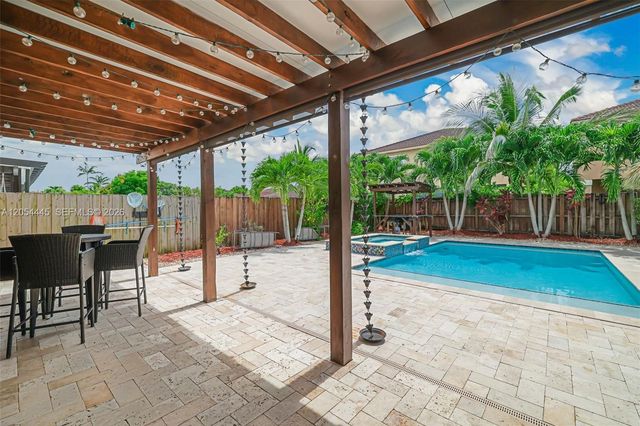 17670 SW 154th Pl, Miami, FL 33187