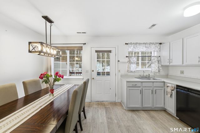 310 Boston Post Road 76, Waterford, CT 06385