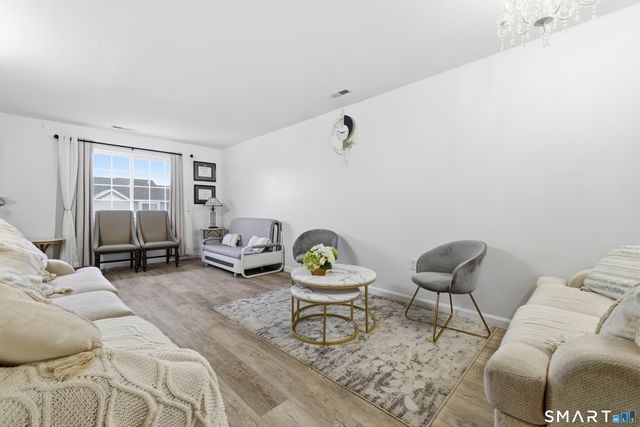 310 Boston Post Road 76, Waterford, CT 06385