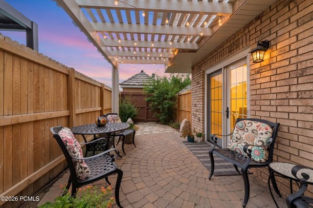 4521 S Countrylane Road, Millcreek, UT 84117