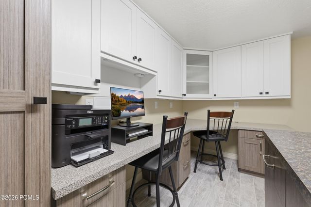 4521 S Countrylane Road, Millcreek, UT 84117