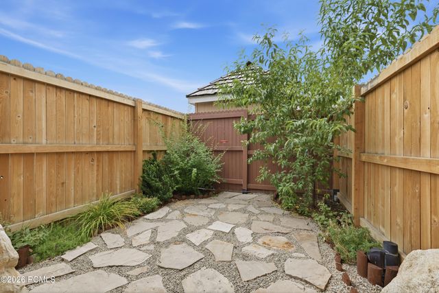 4521 S Countrylane Road, Millcreek, UT 84117