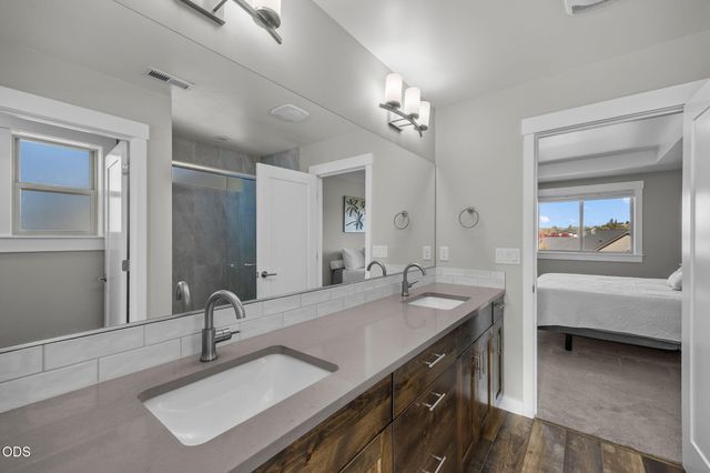 4395 SW 36th Street, Redmond, OR 97756