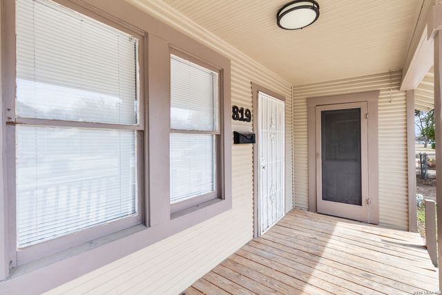 819 Rivas, San Antonio, TX 78207