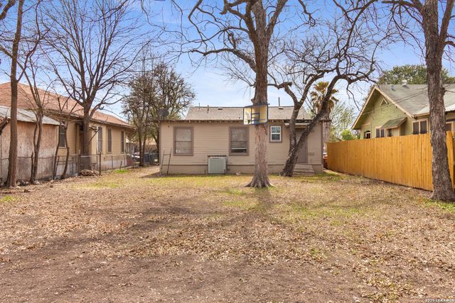 819 Rivas, San Antonio, TX 78207