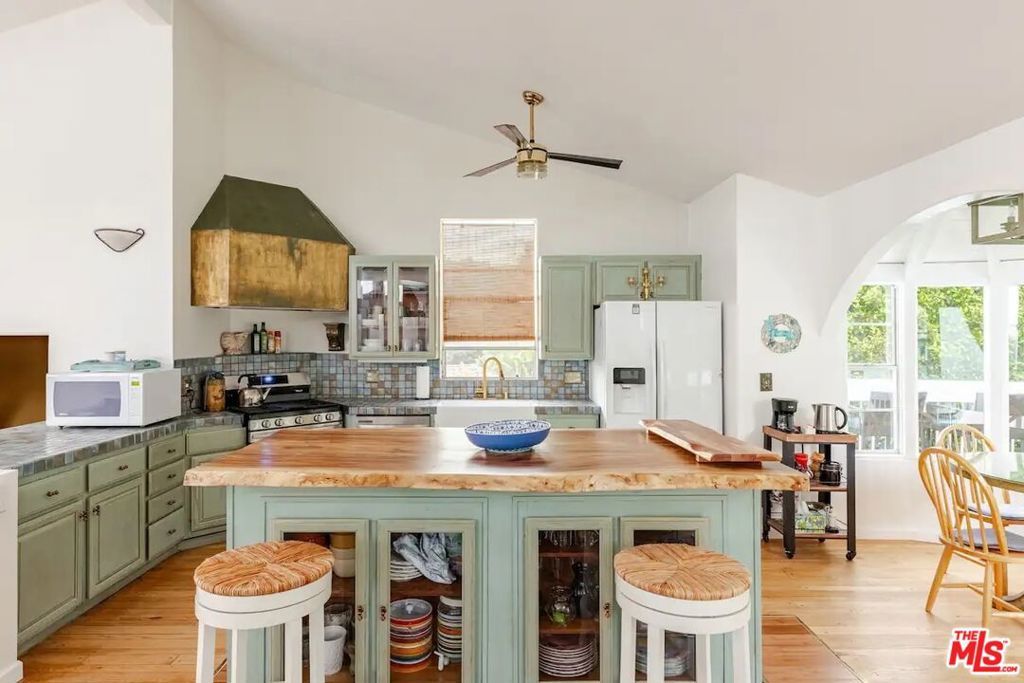 21625 Pacific Coast Highway, Malibu, CA 90265 — photo 2