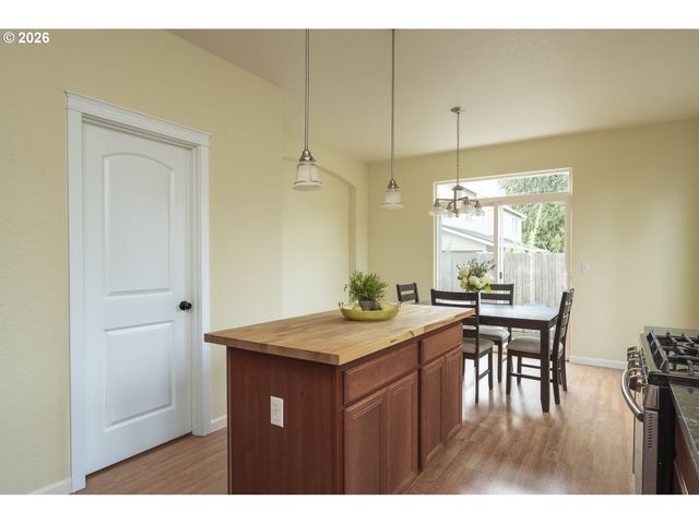 7921 Se 45TH Ave, Portland, OR 97206