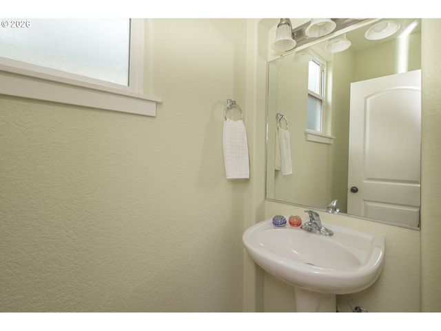 7921 Se 45TH Ave, Portland, OR 97206