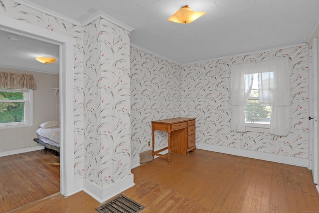 46 Chestnut Hill Road, East Hampton, CT 06424