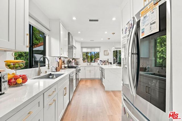 1633 S Wooster Street, Los Angeles, CA 90035