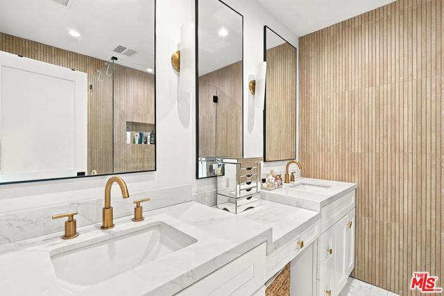 1633 S Wooster Street, Los Angeles, CA 90035