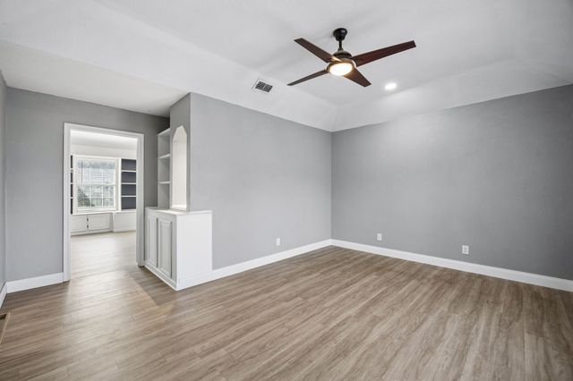 5639 Centeridge Drive, Dallas, TX 75249
