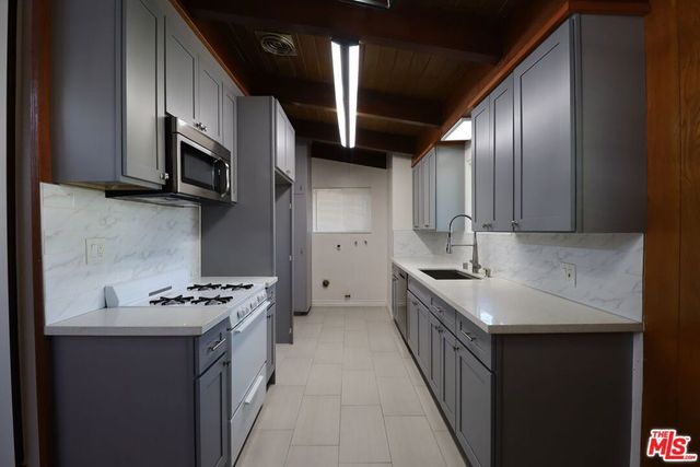 1022 S Fir Avenue, Inglewood, CA 90301