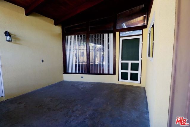 1022 S Fir Avenue, Inglewood, CA 90301