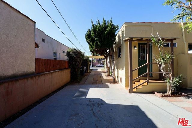 1022 S Fir Avenue, Inglewood, CA 90301