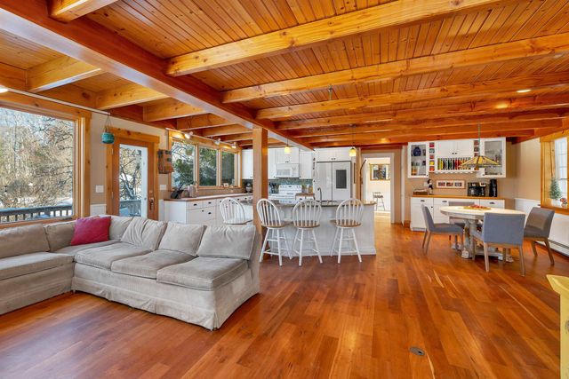 27 Wentworth Avenue, Laconia, NH 03246