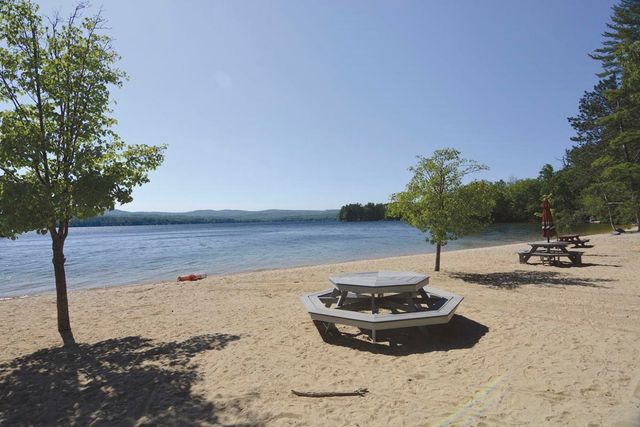 27 Wentworth Avenue, Laconia, NH 03246