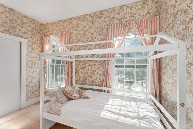 27 Wentworth Avenue, Laconia, NH 03246