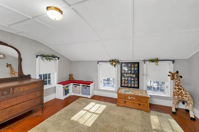 27 Wentworth Avenue, Laconia, NH 03246