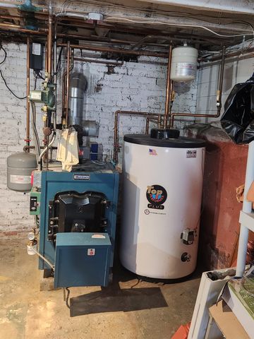 27 Wentworth Avenue, Laconia, NH 03246