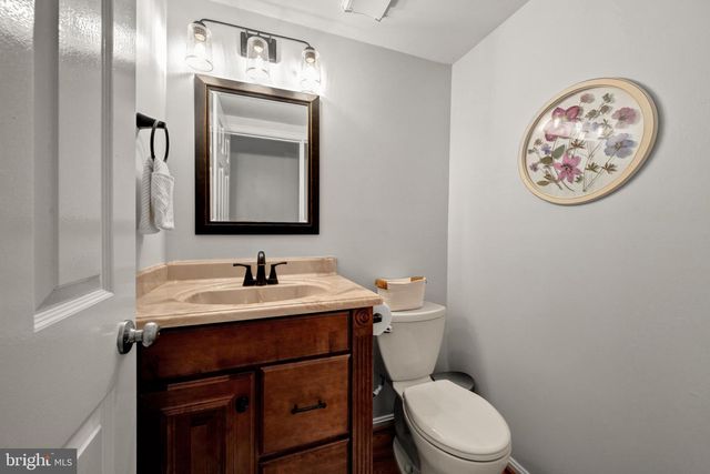 7409 SHADY PALM DR, Springfield, VA 22153