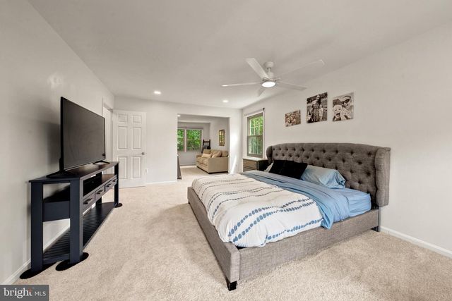 7409 SHADY PALM DR, Springfield, VA 22153