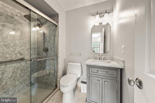 7409 SHADY PALM DR, Springfield, VA 22153