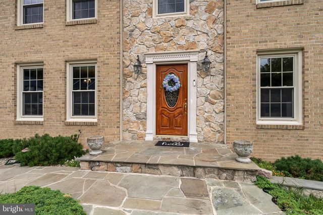 7409 SHADY PALM DR, Springfield, VA 22153