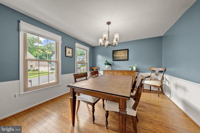 7409 SHADY PALM DR, Springfield, VA 22153