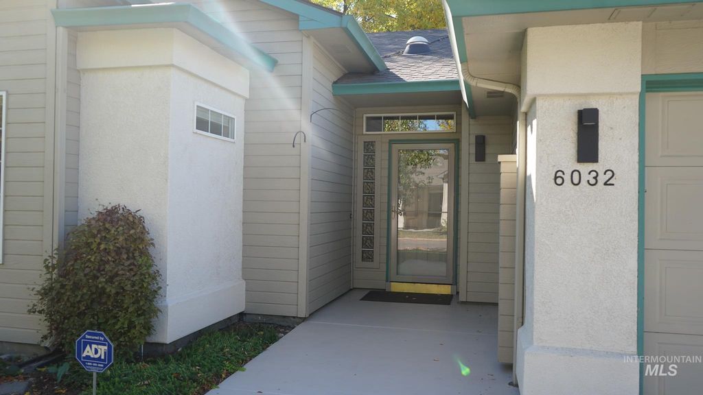 6032 N Cobbler Ln, Garden City, ID 83703 photo 3