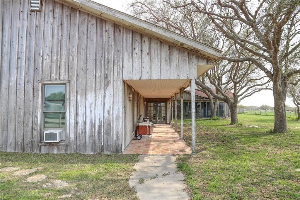 1818 Caribbean Dr, Corpus Christi, TX 78418 — photo 4