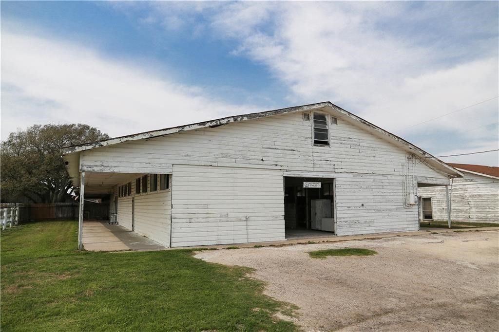 1818 Caribbean Dr, Corpus Christi, TX 78418 — photo 5