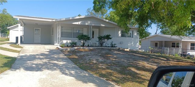 68 S Columbus Street, Beverly Hills, FL 34465
