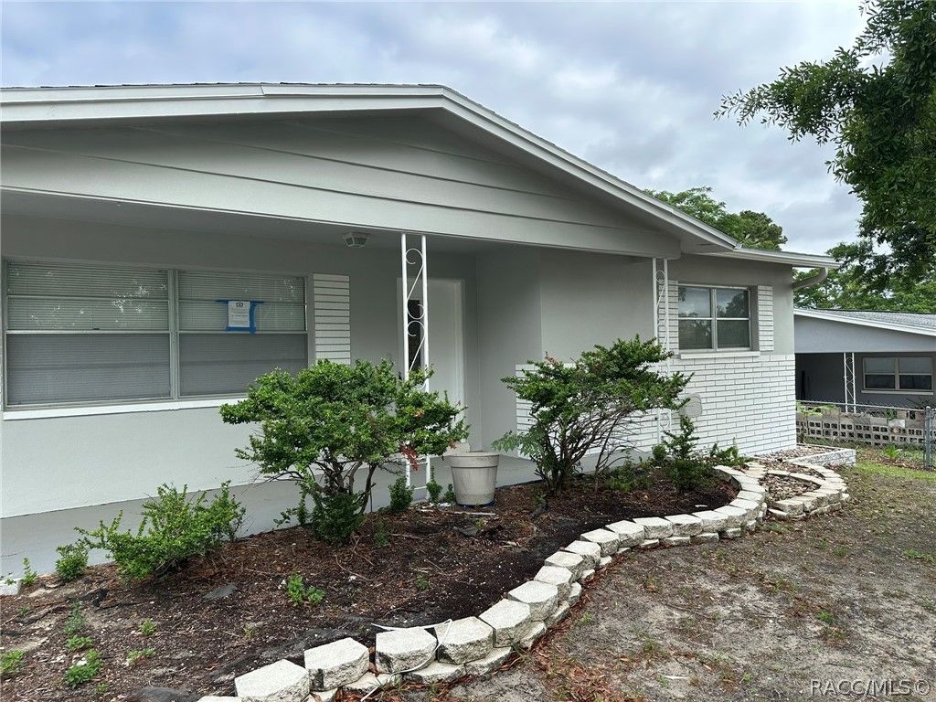 68 S Columbus Street, Beverly Hills, FL 34465