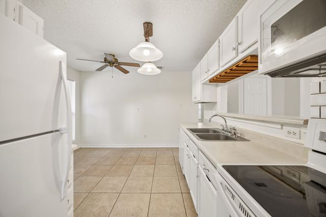 118 E Denton Drive, Euless, TX 76039