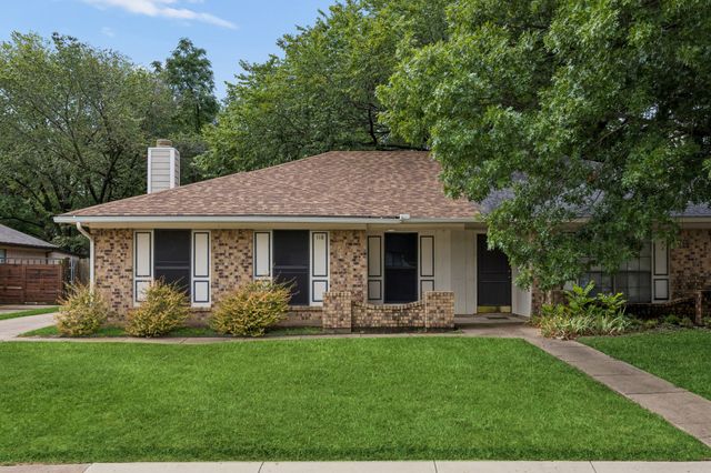118 E Denton Drive, Euless, TX 76039
